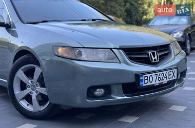Седан Honda Accord 2004 в 