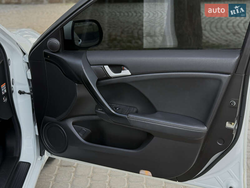 Седан Honda Accord 2012 в Кропивницком