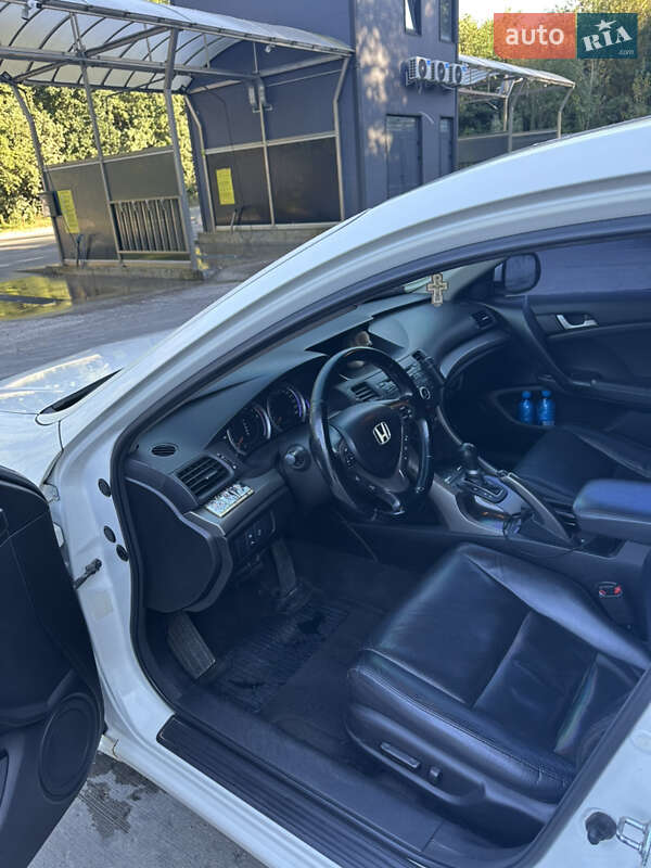 Седан Honda Accord 2010 в Києві