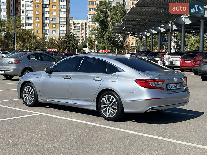 Седан Honda Accord 2019 в Киеве