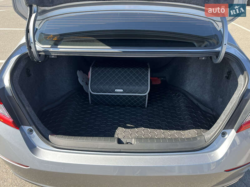 Седан Honda Accord 2019 в Киеве