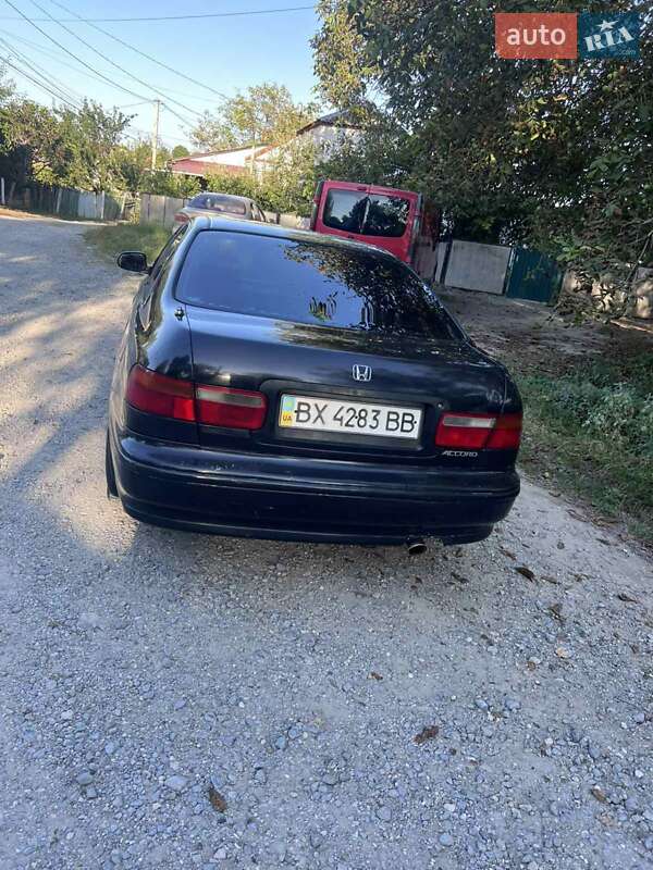 Седан Honda Accord 1994 в Дунаївцях