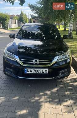 Седан Honda Accord 2015 в Киеве