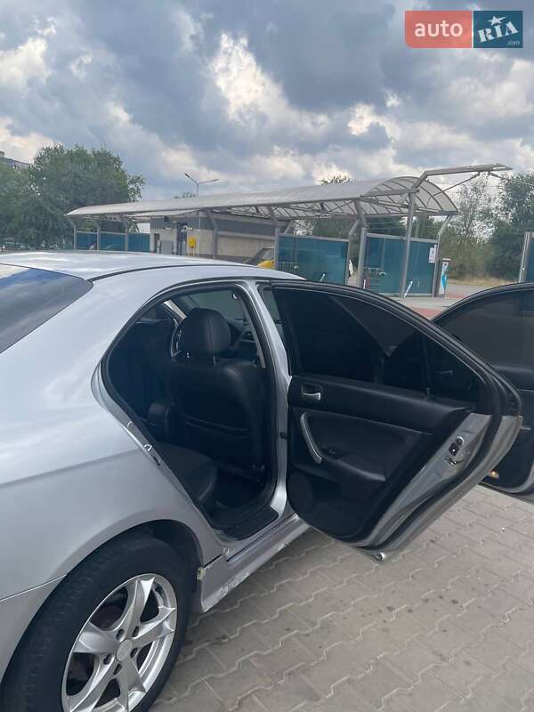 Седан Honda Accord 2005 в Кривом Роге