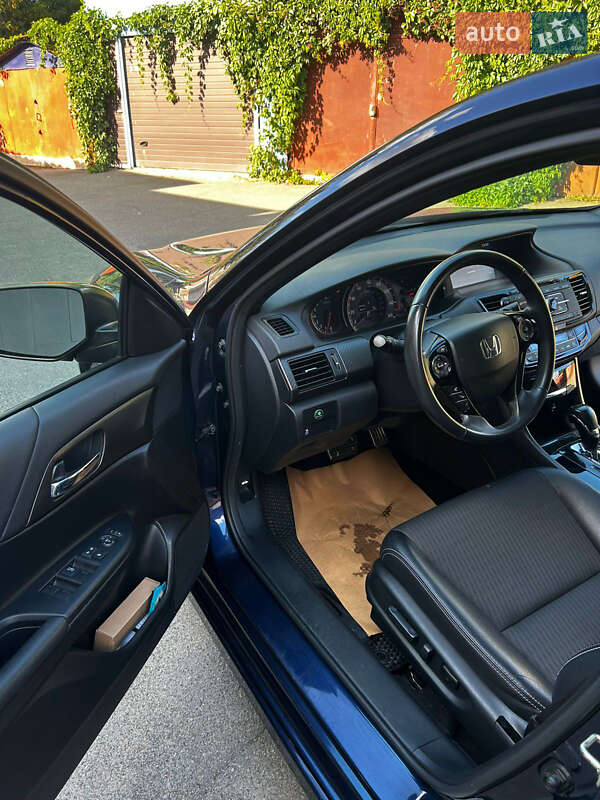 Седан Honda Accord 2016 в Киеве