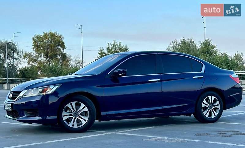 Седан Honda Accord 2013 в Киеве