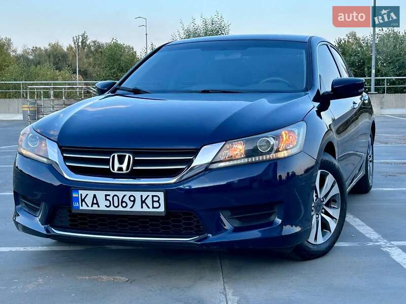 Седан Honda Accord 2013 в Киеве