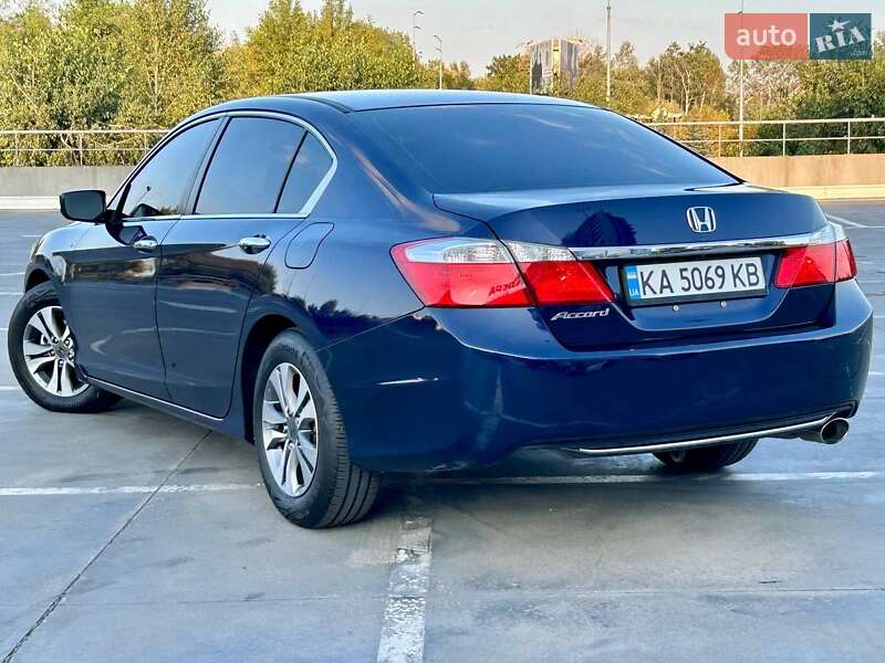 Седан Honda Accord 2013 в Киеве