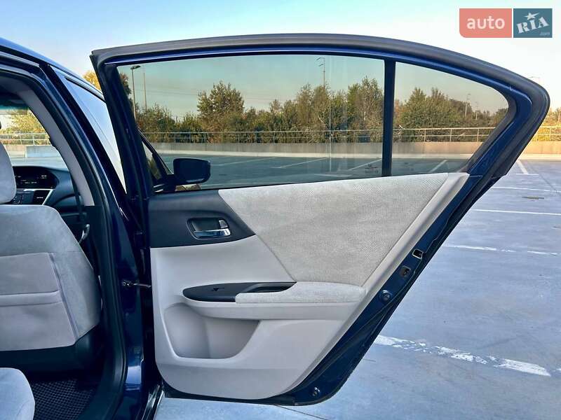 Седан Honda Accord 2013 в Киеве