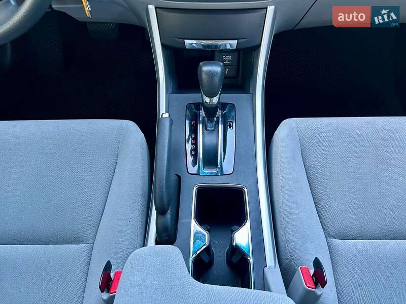 Седан Honda Accord 2013 в Киеве