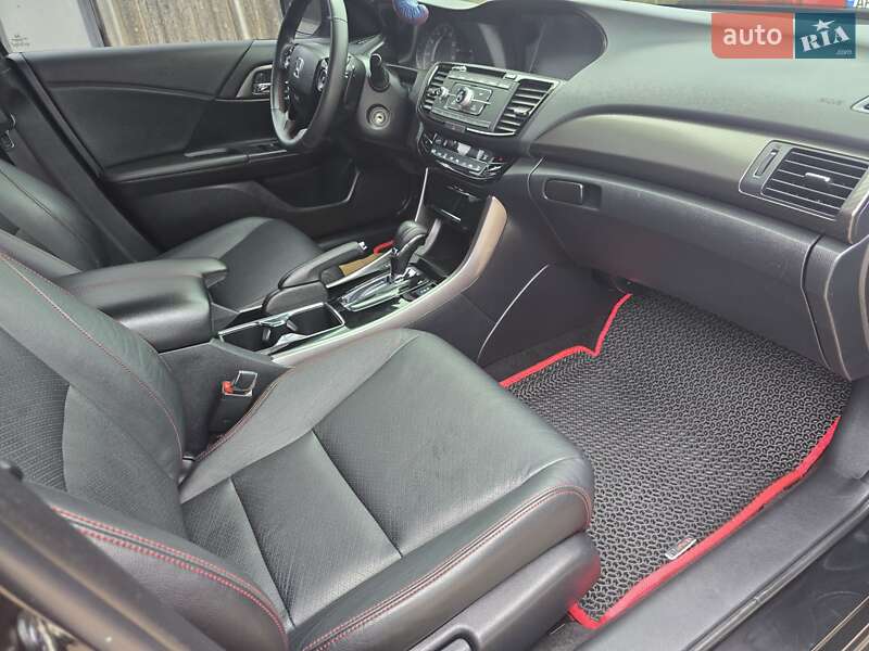 Седан Honda Accord 2016 в Запорожье