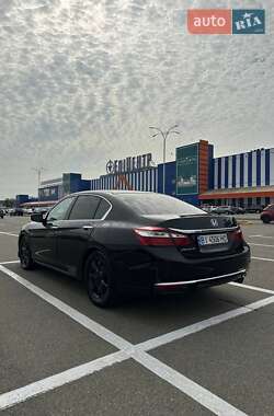 Седан Honda Accord 2016 в 