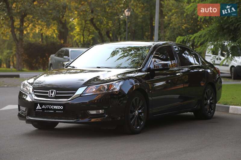 Седан Honda Accord 2015 в 