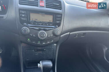 Седан Honda Accord 2005 в 