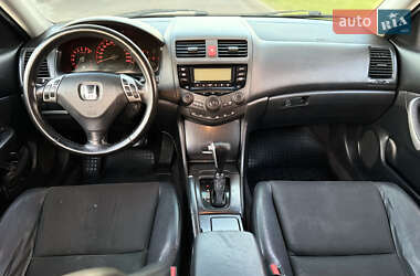 Седан Honda Accord 2004 в 
