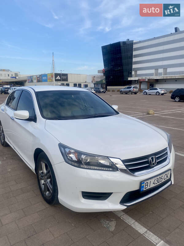 Седан Honda Accord 2015 в Житомирі