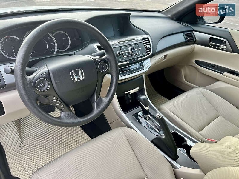 Седан Honda Accord 2015 в Житомирі