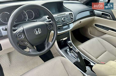 Седан Honda Accord 2015 в 