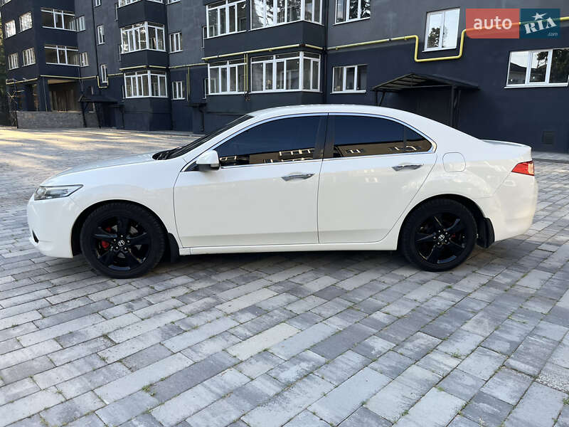 Седан Honda Accord 2011 в Ахтырке