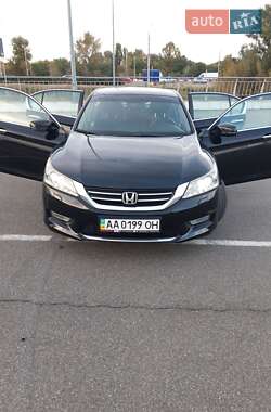 Седан Honda Accord 2013 в Киеве