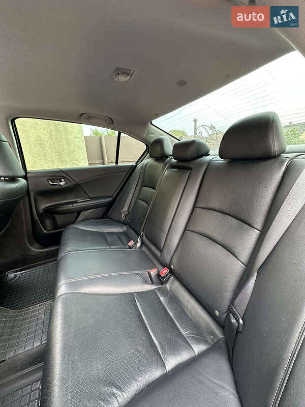 Седан Honda Accord 2017 в Чернівцях