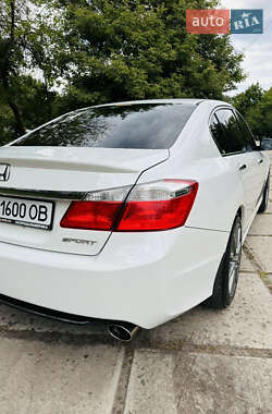 Седан Honda Accord 2014 в 