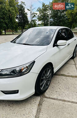 Седан Honda Accord 2014 в 