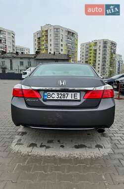 Седан Honda Accord 2012 в 