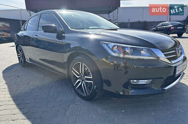 Седан Honda Accord 2015 в 