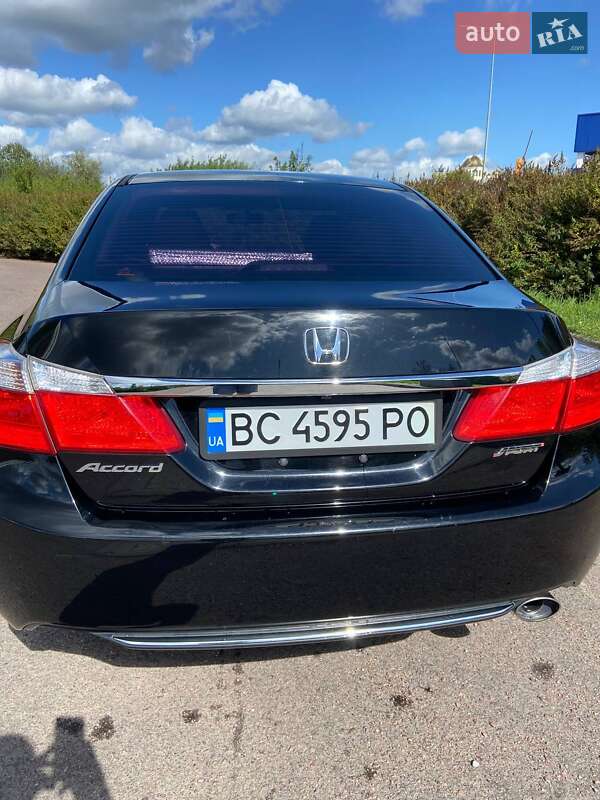 Седан Honda Accord 2015 в Дрогобичі