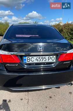 Седан Honda Accord 2015 в 