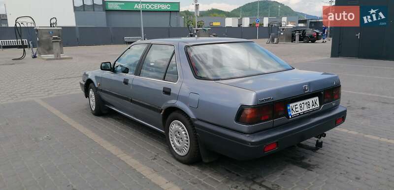 Седан Honda Accord 1989 в Кривому Розі