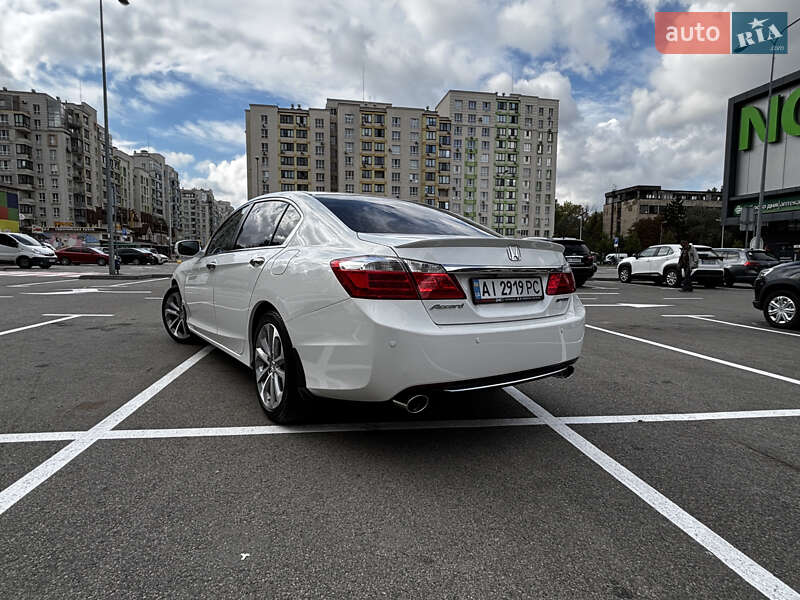 Седан Honda Accord 2013 в Софиевской Борщаговке