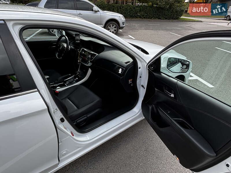 Седан Honda Accord 2013 в Софиевской Борщаговке