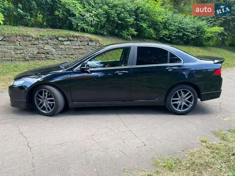 Седан Honda Accord 2007 в Остроге