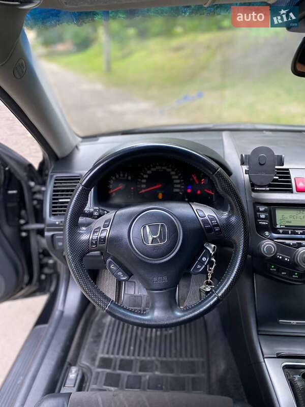 Седан Honda Accord 2007 в Остроге