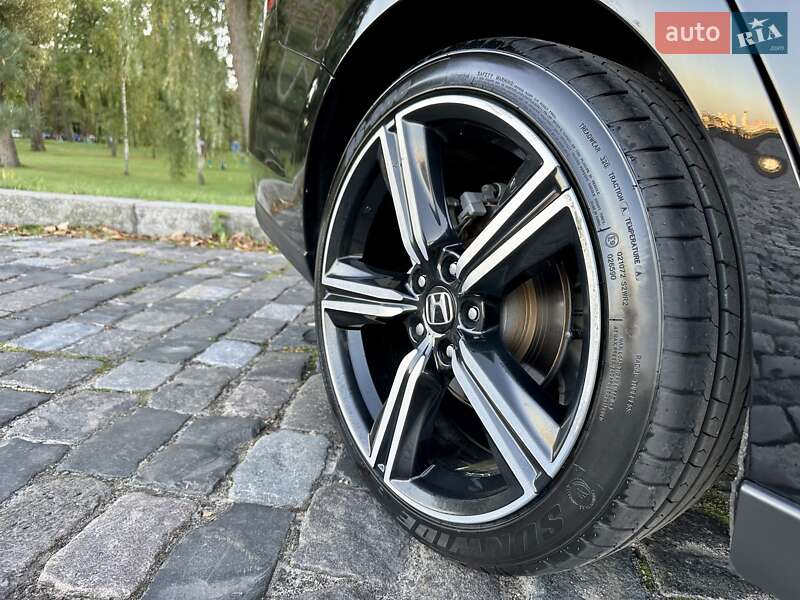 Седан Honda Accord 2023 в Киеве