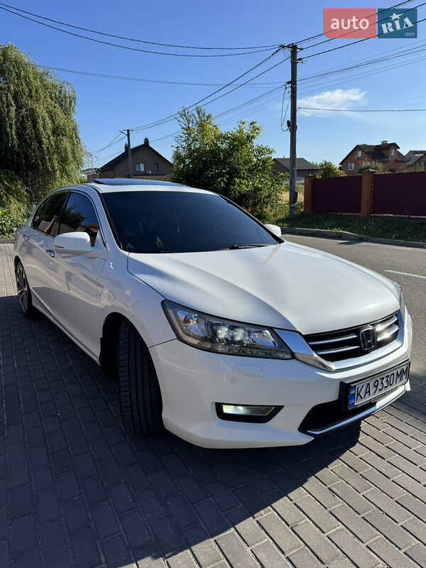 Седан Honda Accord 2013 в Киеве