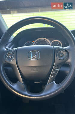 Седан Honda Accord 2013 в 