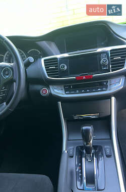 Седан Honda Accord 2013 в 