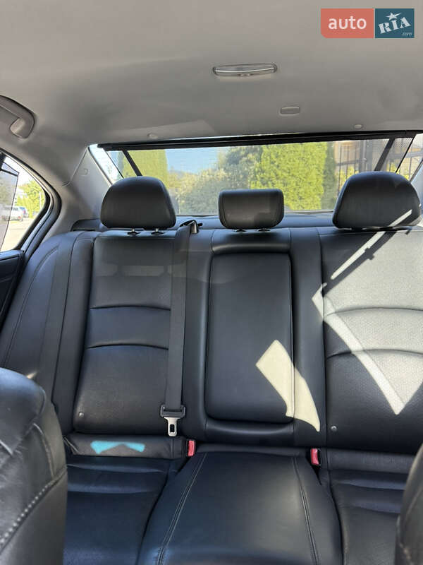 Седан Honda Accord 2013 в Киеве