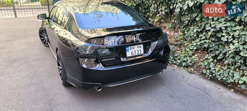 Седан Honda Accord 2015 в 