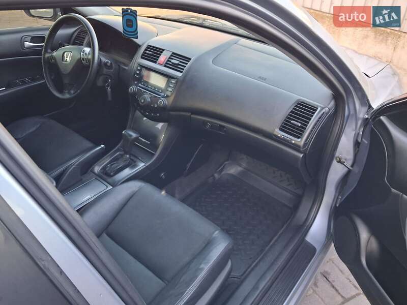 Седан Honda Accord 2004 в Черноморске