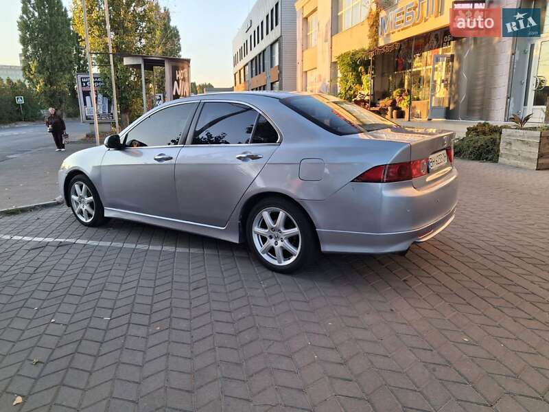 Седан Honda Accord 2004 в Черноморске
