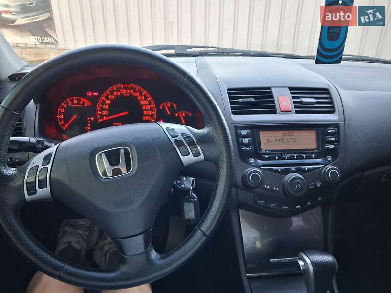 Седан Honda Accord 2004 в Черноморске