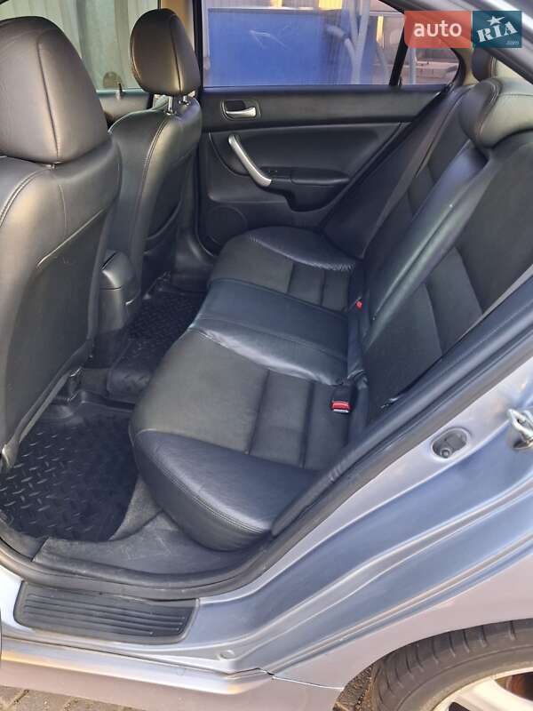 Седан Honda Accord 2004 в Черноморске
