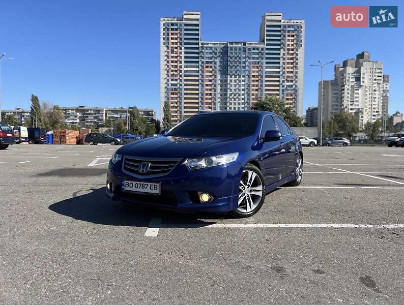 Седан Honda Accord 2012 в Києві