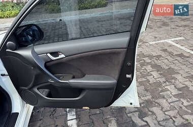 Седан Honda Accord 2011 в 