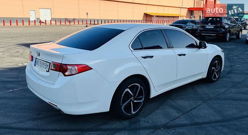 Седан Honda Accord 2011 в Киеве