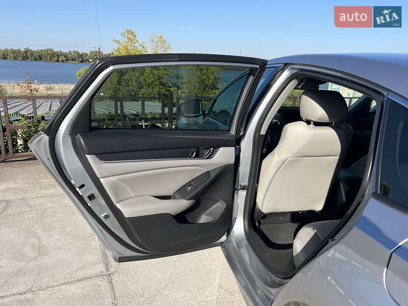 Седан Honda Accord 2019 в Дніпрі